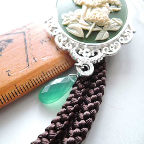 448）大人気シリーズ✨素敵なループタイ☆アクリルカメオ×グリーン