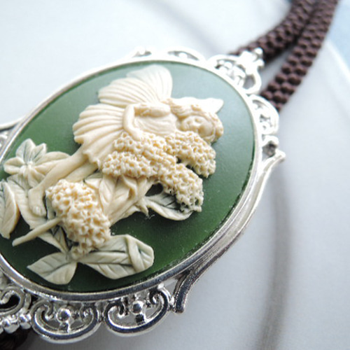 448）大人気シリーズ✨素敵なループタイ☆アクリルカメオ×グリーン