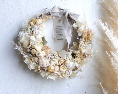 エクリュカラーの三日月リース プリザーブドフラワー chainon 通販