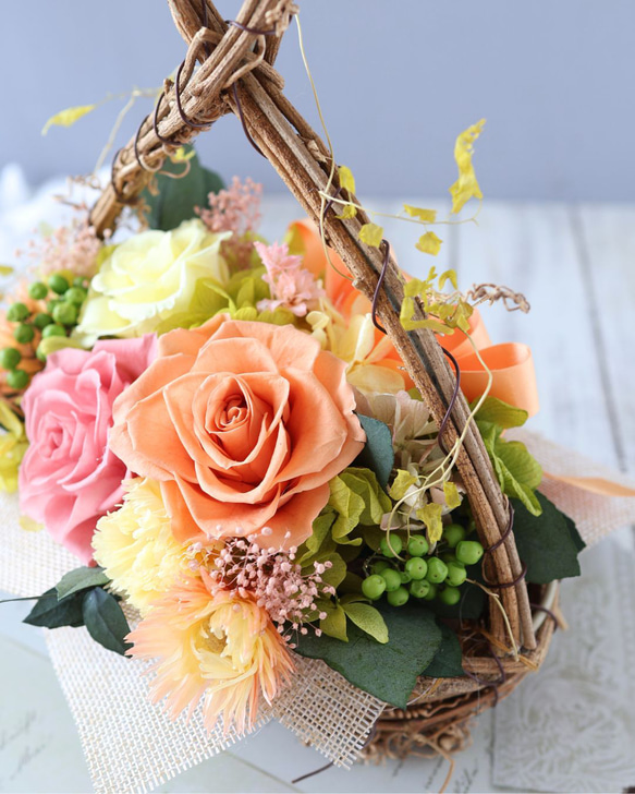 カーリーオーバルバスケット オレンジ カーネーション ローズ プレゼント ギフト 母の日 花 9枚目の画像