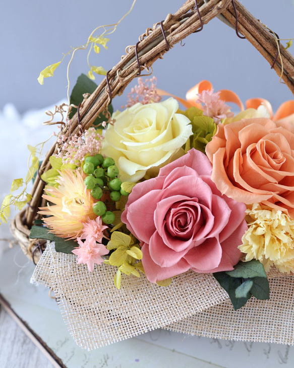 カーリーオーバルバスケット オレンジ カーネーション ローズ プレゼント ギフト 母の日 花 7枚目の画像