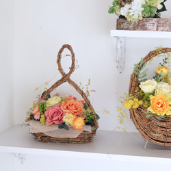 カーリーオーバルバスケット オレンジ カーネーション ローズ プレゼント ギフト 母の日 花 3枚目の画像