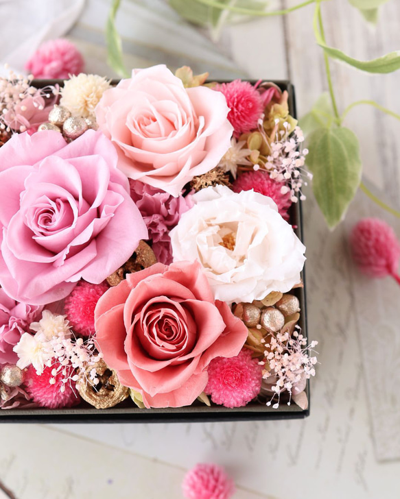 宝石箱のようなフラワーボックス ピンク カーネーション ローズ プレゼント ギフト 母の日 花 3枚目の画像