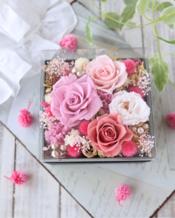 宝石箱のようなフラワーボックス ピンク カーネーション ローズ プレゼント ギフト 母の日 花 6枚目の画像