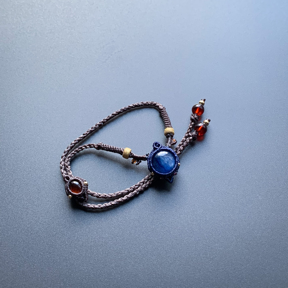 ブルーカイヤナイトのシンプルシックなブレスレット / hanging bracelet / kyanite 4枚目の画像