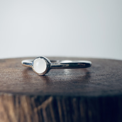 ホワイトムーンストーン　ひとつぶリング　silver925 6月天然石 4枚目の画像