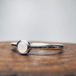 ホワイトムーンストーン　ひとつぶリング　silver925 6月天然石 1枚目の画像