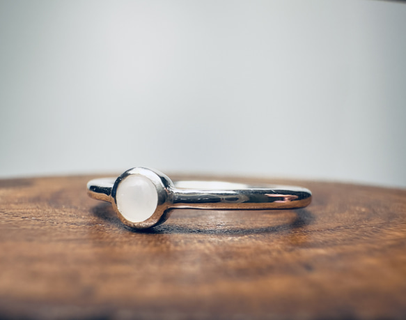 ホワイトムーンストーン　ひとつぶリング　silver925 6月天然石 1枚目の画像