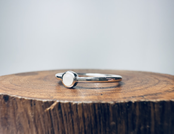 ホワイトムーンストーン　ひとつぶリング　silver925 6月天然石 3枚目の画像