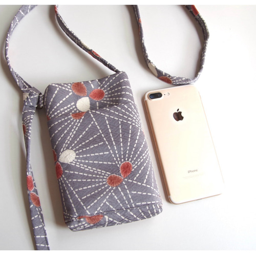 大島紬 スマホショルダーバッグ、スマホポーチ （ハンドメイド