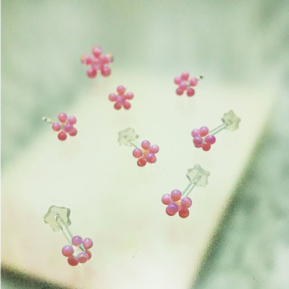 つぶつぶ桜のガラスピアス　滑らかで着け心地良いアレルギーフリー！☆18・16・14G　両耳セット 1枚目の画像