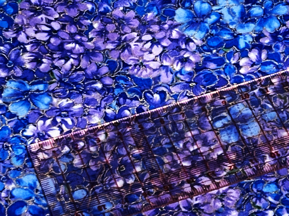 Michael Miller 110cm x 50cmずつ切売 - メタリックな紫陽花 4枚目の画像