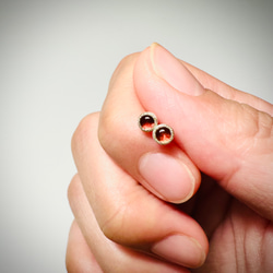ガーネット　ひとつぶピアス　silver925 ミルグレイン 5枚目の画像