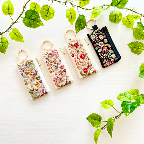 ギフトにも＊インド刺繍リボンのミニポーチ＊キーリング付き