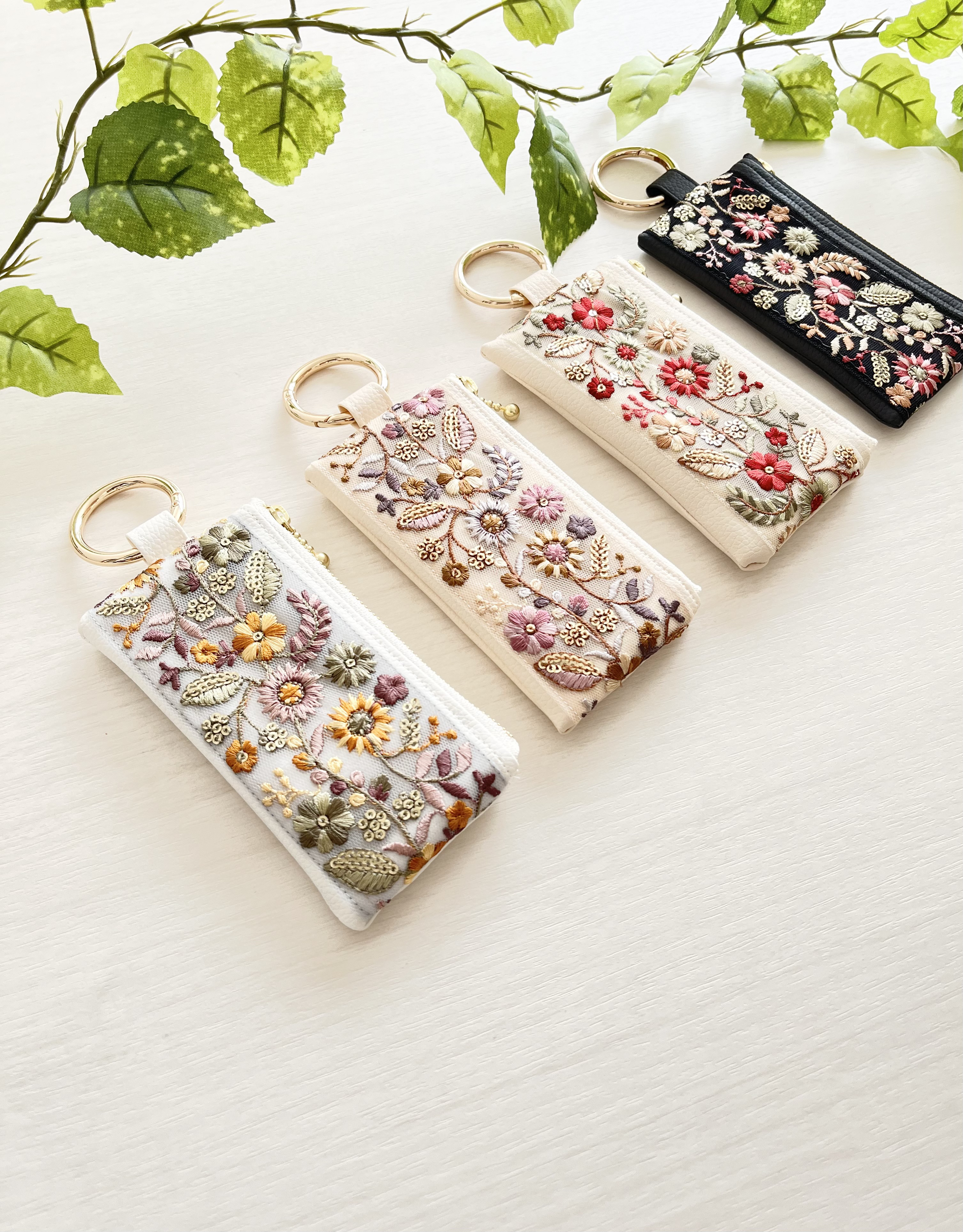 【リュンヌ】インド刺繍リボン・ミニポーチ(S)