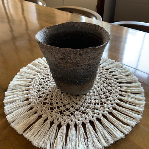 レースみたいなマクラメテーブルセンター／マット〜コットン