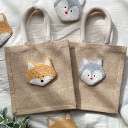 北欧　ジュートバッグ　ランチバッグ　きつね　オオカミ　動物　パンチニードル　刺繍　大人かわいい　ギフト 1枚目の画像