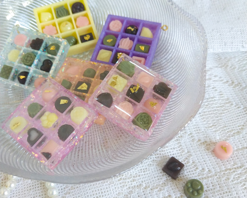 選べる】チョコレートボックスガチャ キーホルダーとマグネットが