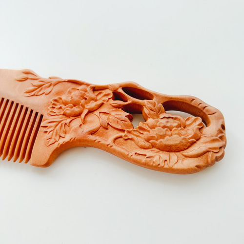 桃の木 くし 木製櫛 牡丹【桃太郎】両面彫刻 お守り 静電気防止 美髪