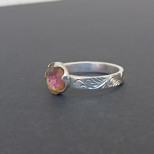 1点もの バイカラートルマリン ハンドエングレービングシルバーリング