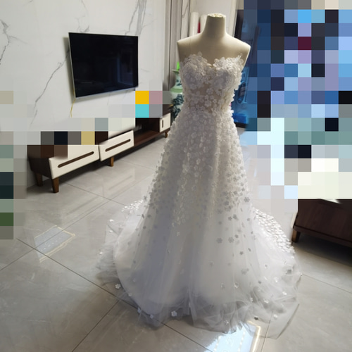 美品！パーティードレス オフホワイト ベアトップ 花モチーフ パール  