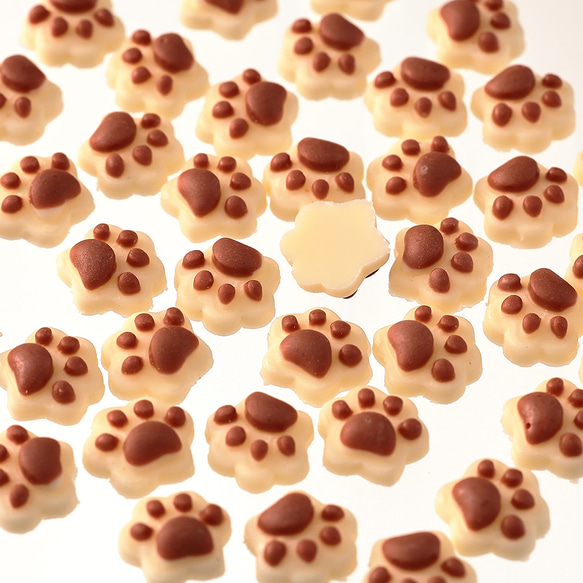 デコパーツ 肉球 猫 アイボリー 10mm 動物 300個 アニマル 3D