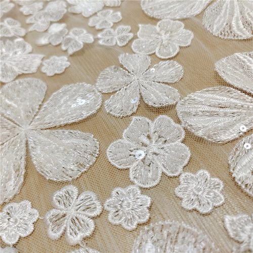 チュールレース スパンコール付き 落ちた花の刺繍 エンブロイ