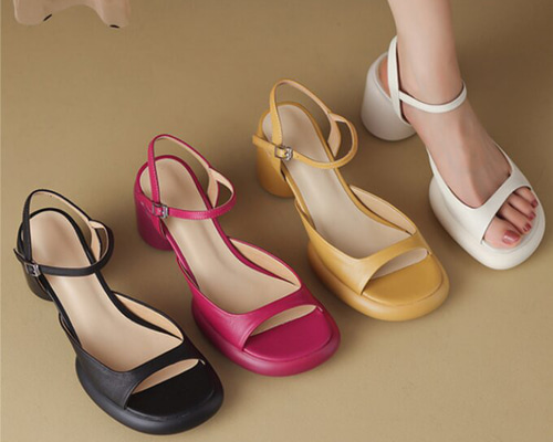 サンダル パンプス adidas Originals（アディダスオリジナルス）の「ZX HEEL ハイヒール