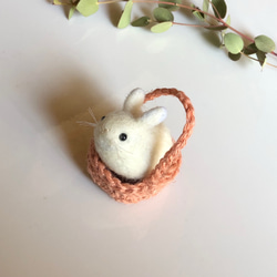 うさぎ 白 羊毛フェルト マスコット バスケット付き 羊毛フェルト