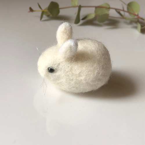 うさぎ 白 羊毛フェルト マスコット バスケット付き 羊毛