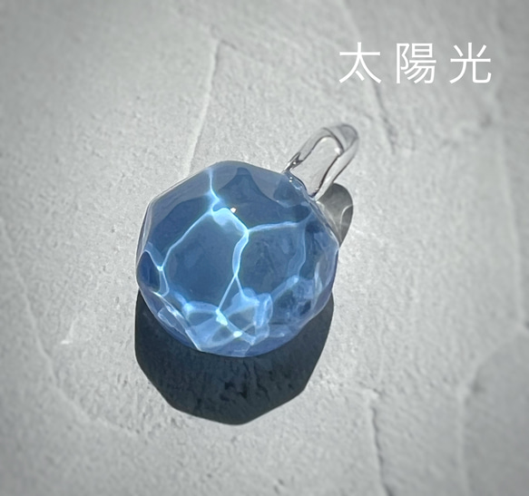 Sea glass pendant　ラウンドタイプ＊ライトブルー 3枚目の画像