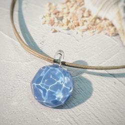 Sea glass pendant　ラウンドタイプ＊ライトブルー 1枚目の画像