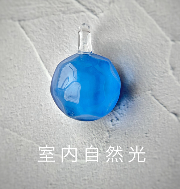 Sea glass pendant　ラウンドタイプ＊ライトブルー 4枚目の画像