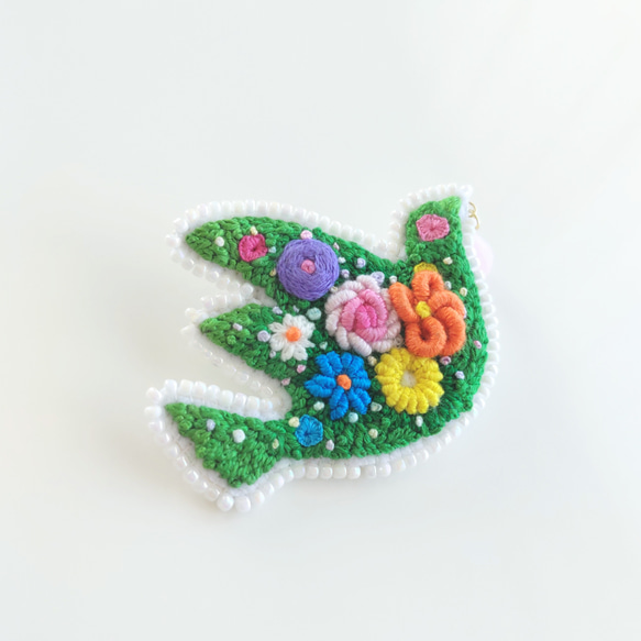 刺繍ブローチ 『flower bird』① 3枚目の画像