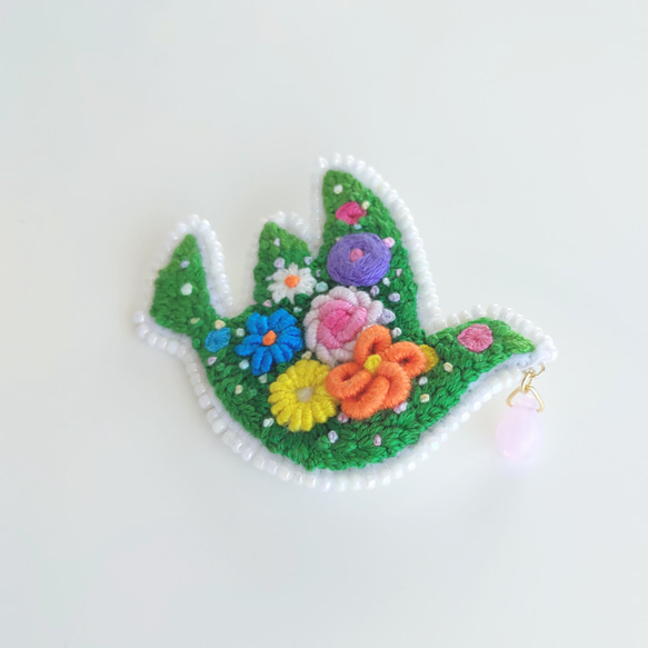 刺繍ブローチ 『flower bird』① 2枚目の画像