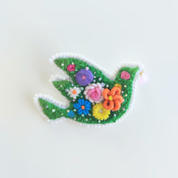 刺繍ブローチ 『flower bird』① 4枚目の画像