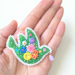 刺繍ブローチ 『flower bird』② 7枚目の画像