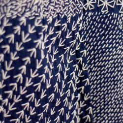 レディース 藍染め 草木染め 刺繍トップ オーガニック 純綿 手刺繍トップ 手織り ワイドバージョン 刺し子刺繍 - オーシャン 5枚目の画像
