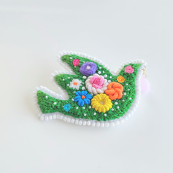 刺繍ブローチ 『flower bird』④ 4枚目の画像