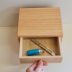 桐箱屋が作る　桐の二段小物入れ　玄関やリビングに　ハンコや鍵、アクセサリー等　ちょっとしたモノを入れて置いてみませんか？ 10枚目の画像