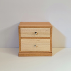 桐箱屋が作る　桐の二段小物入れ　玄関やリビングに　ハンコや鍵、アクセサリー等　ちょっとしたモノを入れて置いてみませんか？ 3枚目の画像