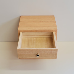 桐箱屋が作る　桐の二段小物入れ　玄関やリビングに　ハンコや鍵、アクセサリー等　ちょっとしたモノを入れて置いてみませんか？ 9枚目の画像