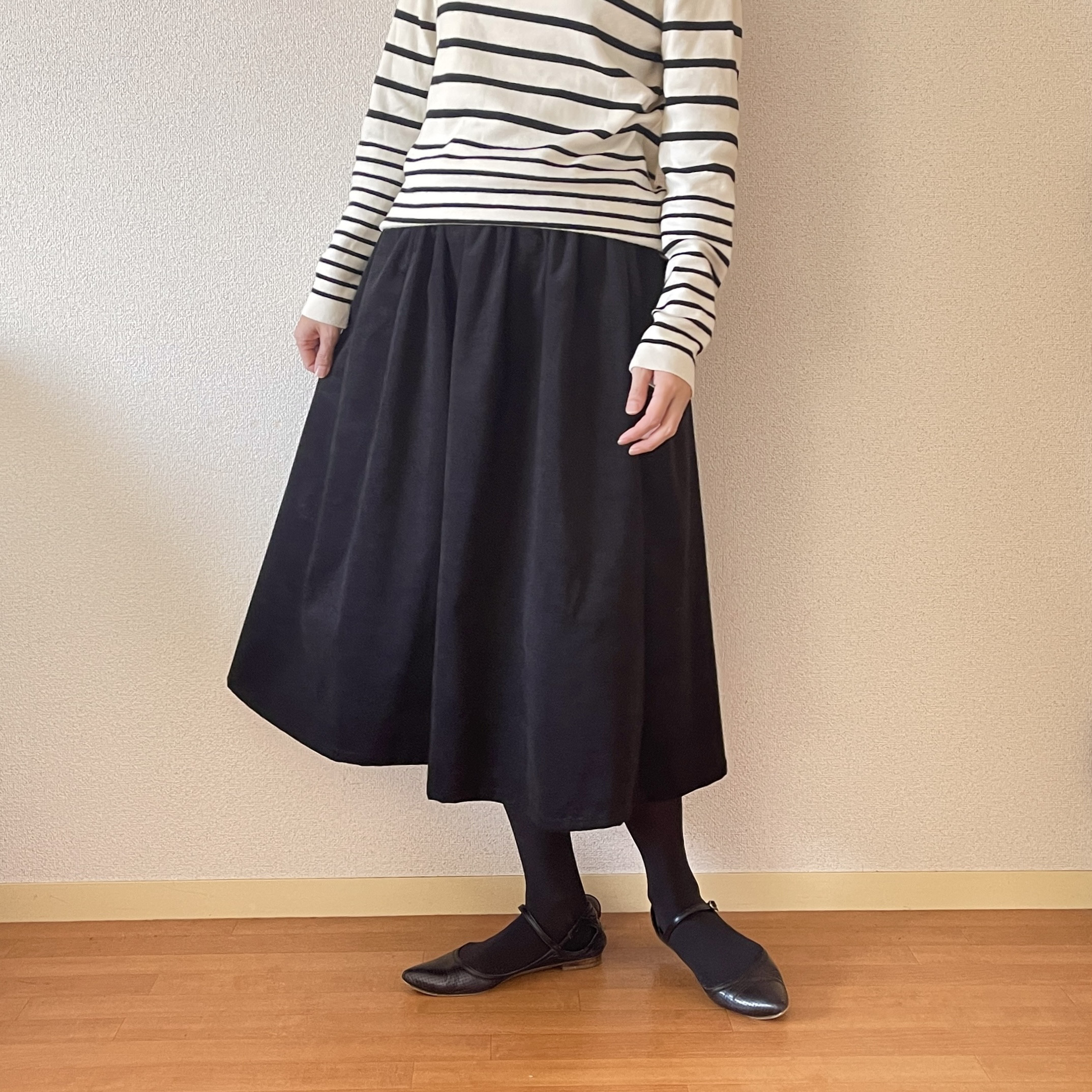 柔らかいコーデュロイのギャザースカート　ブラック　ウエスト変更可