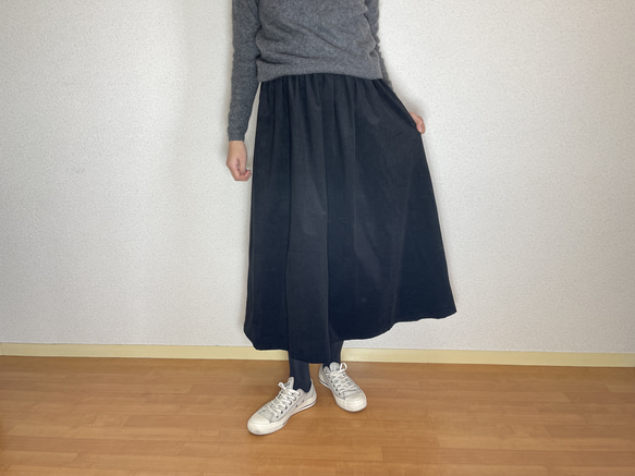 冬　暖かい　　黒　コーデュロイ　ギャザースカート　ロングスカート 1枚目の画像