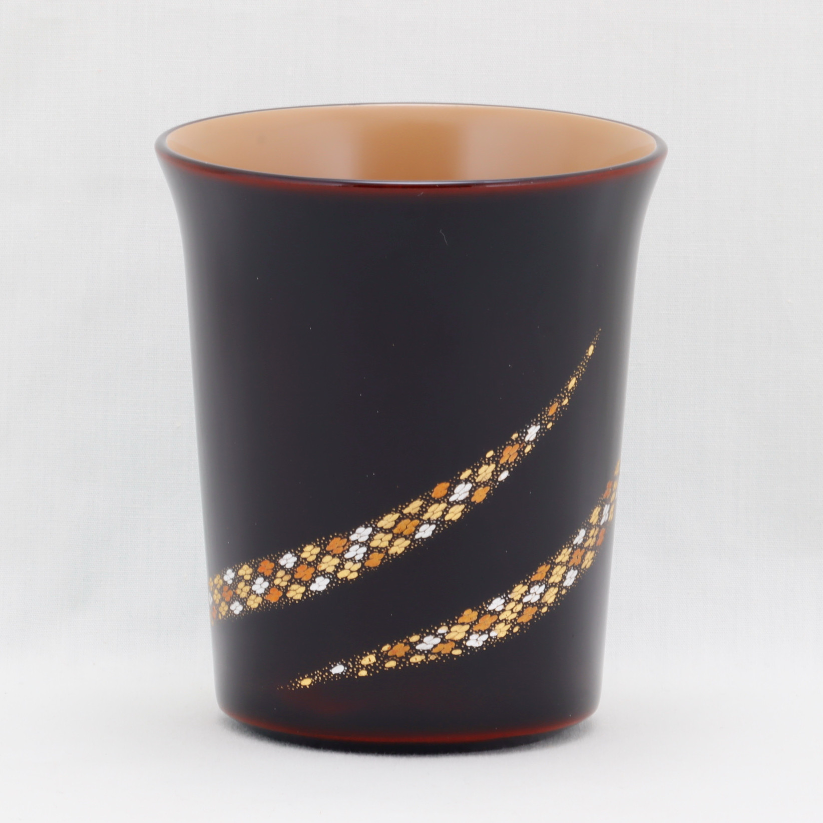 伝統工芸　輪島塗　マグカップ　「反形　小華沈金～溜内白塗」　【2000】