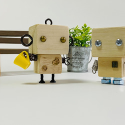 手作り木製ロボット - 楽しいDIYプロジェクト -レーザー彫刻でお名前記入付き 1枚目の画像
