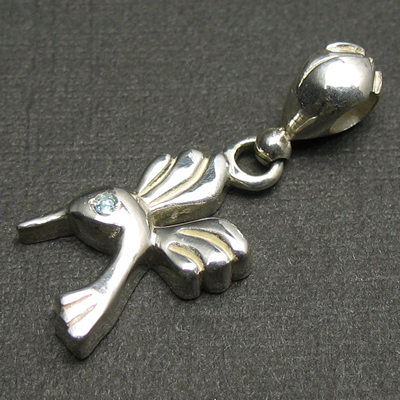 ハミングバードの目にカラーストーン「HUMMINGBIRD STONE」