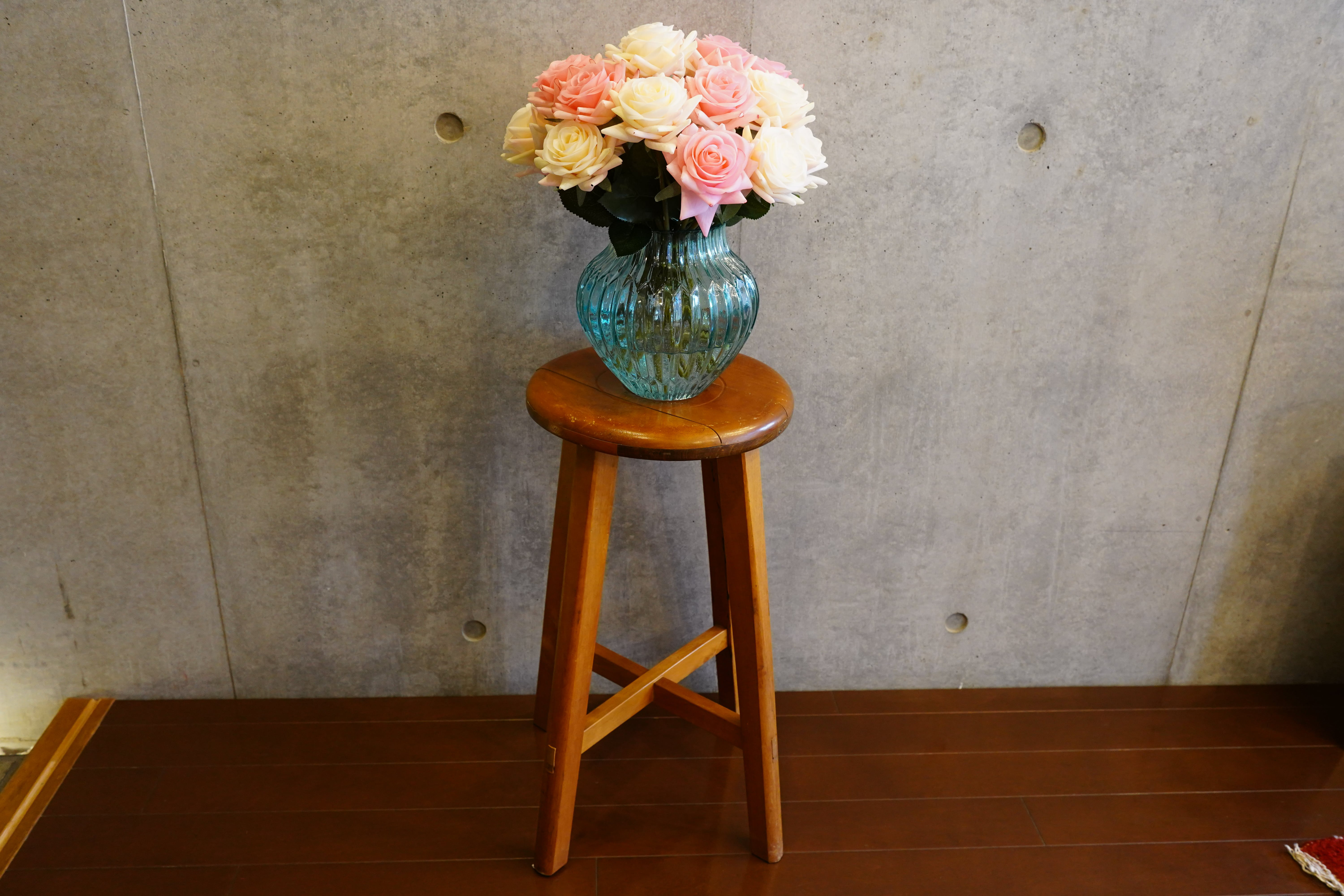 【お試し価格！】水換え不要♪ゴージャス✧バラ投げ入れアレンジ❁インテリアフラワー