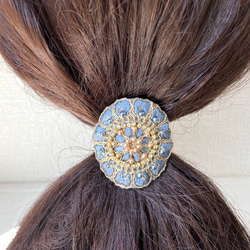インド刺繍とラインストーンの髪飾り　ライトブルー 6枚目の画像