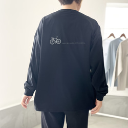 《2024新品》【男女皆宜】自行車印花大廓形長袖T卹【黑色】 第2張的照片